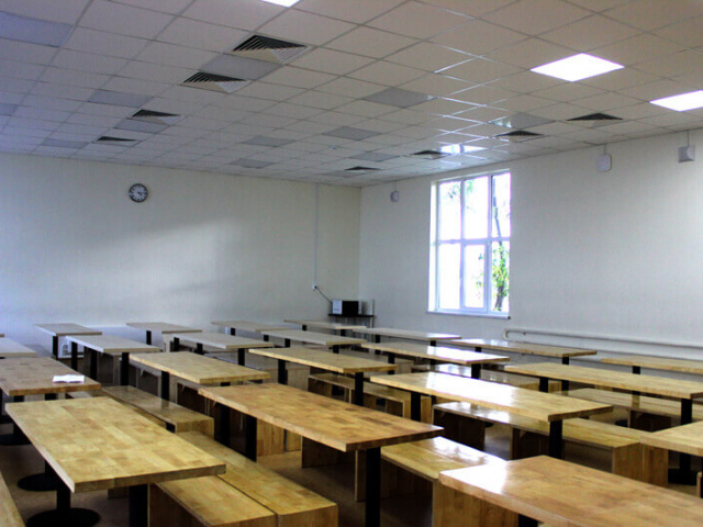Столы для столовой в International school of Moscow